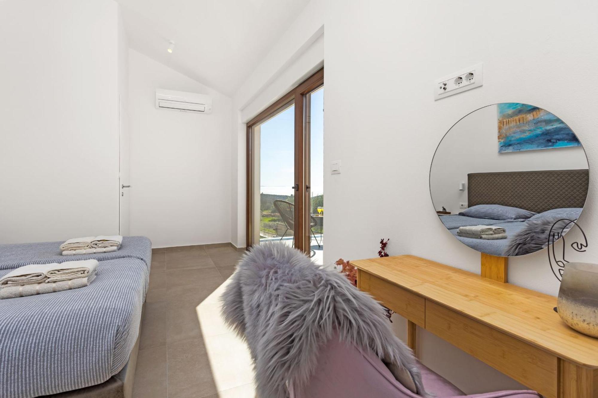 Villa Ogradina Near Pula With Sea View For 5 Persons Only 3 Km From The Beach Krnica Exteriör bild